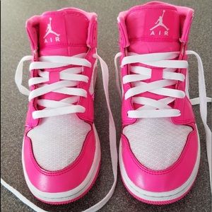 Air Jordan 1 Mid Hyper Pink/White